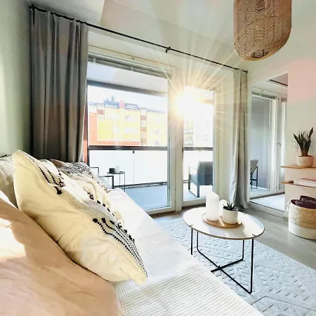 Apartment Uusi Ilmastoitu Kaksio Tampereen Ytimessae, Pysaekoeinti, Iso Lasitettu Parveke *