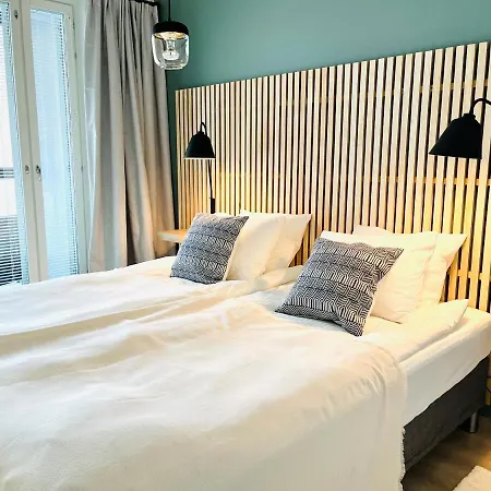 Uusi Ilmastoitu Kaksio Tampereen Ytimessae, Pysaekoeinti, Iso Lasitettu Parveke Apartment